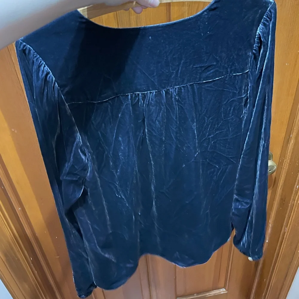 ✨Faherty rowan stretch silk velvet button down✨ - Picture 7 of 7